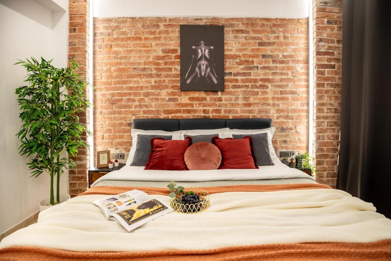 Luxury Living: Smart 2Br Apartment At Unirii Square Букурещ Екстериор снимка